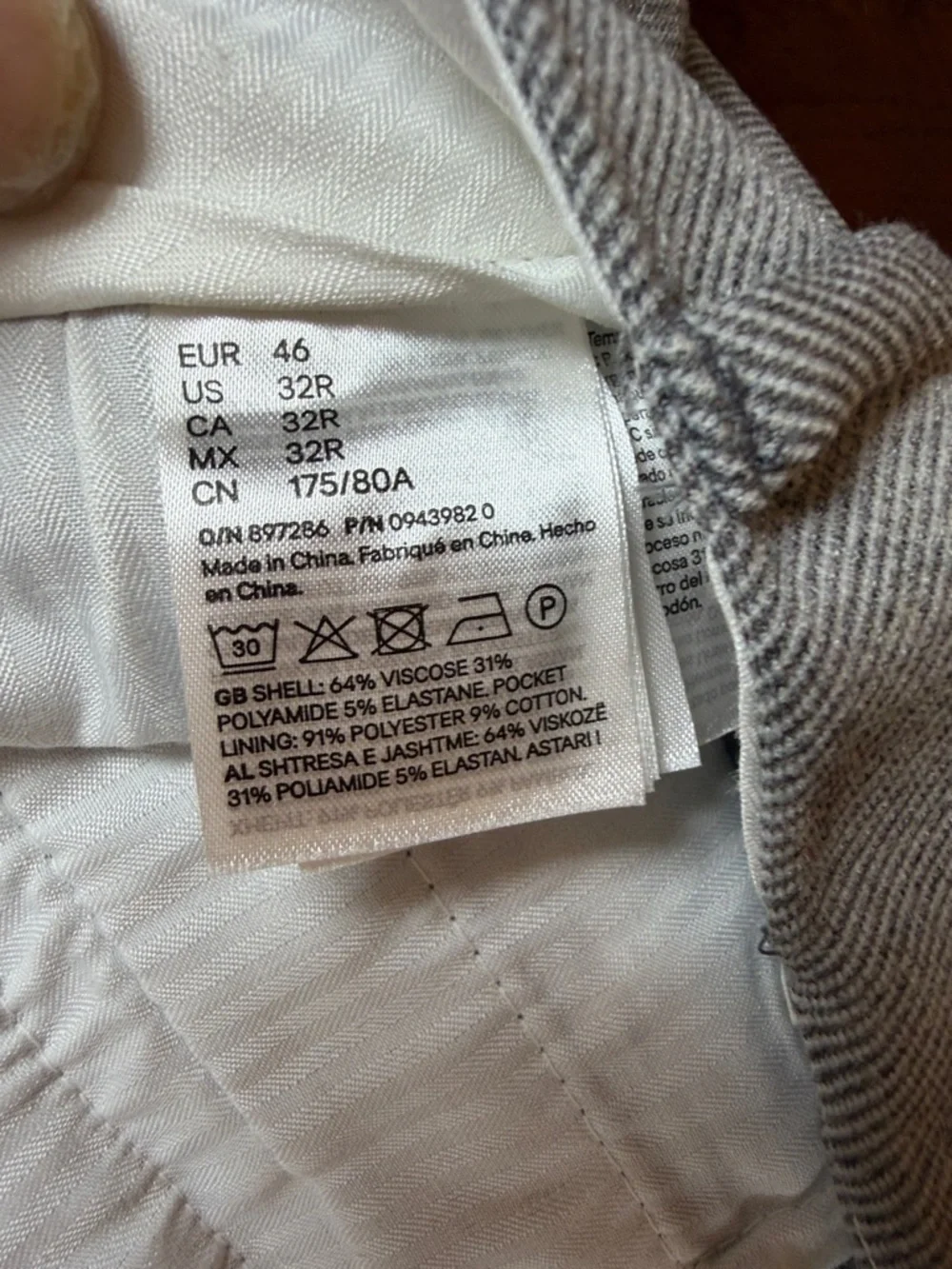 H&M Light‎ Gray Flat-Front Men’s Shorts